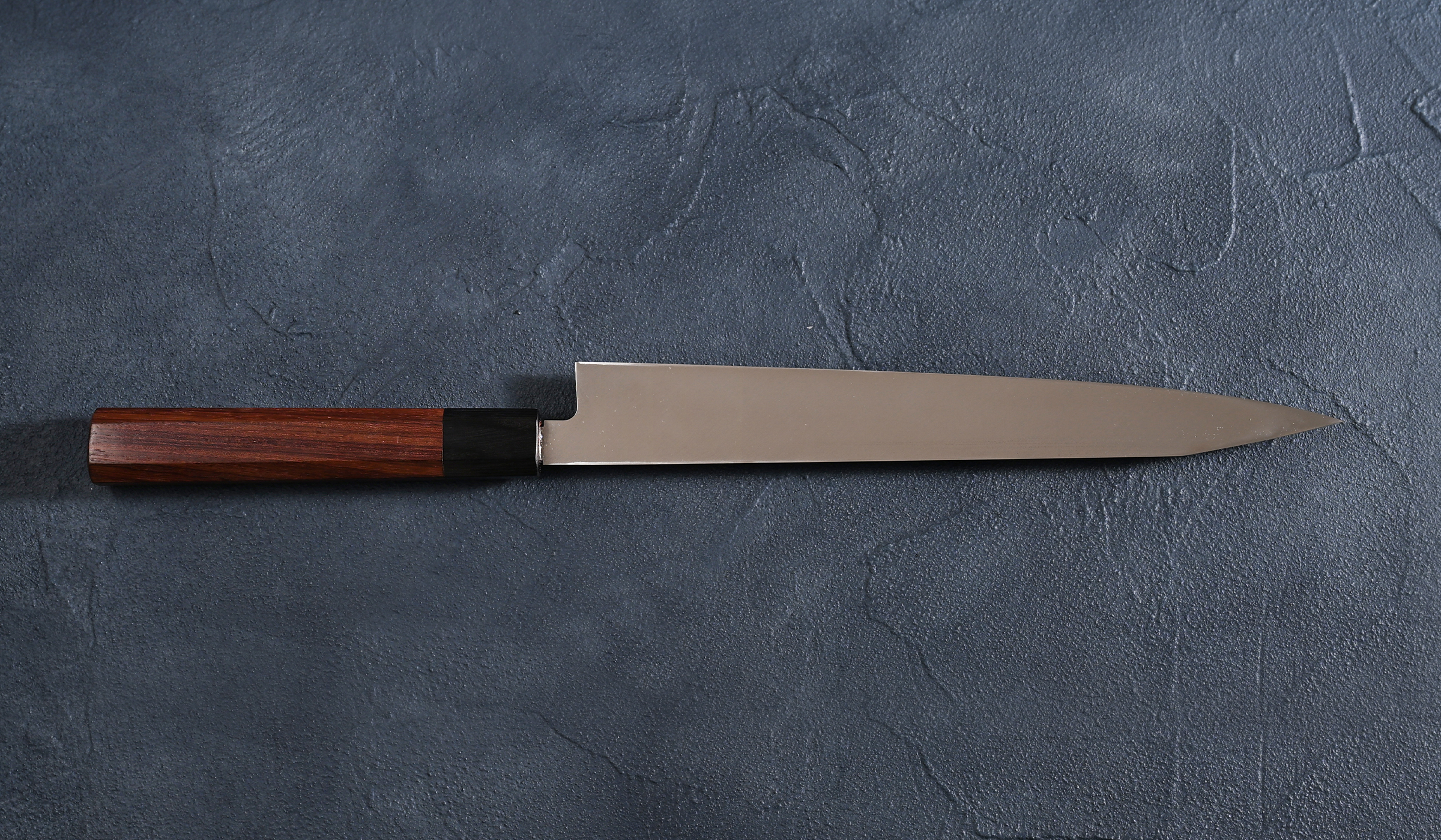 甲鉄 Koutetsu 切付型柳刃包丁240mm SRS13粉末ハイス鋼 紫檀八角柄 甲鉄 Koutetsu 切付型柳刃包丁240mm SRS13粉末ハイス鋼 紫檀八角柄