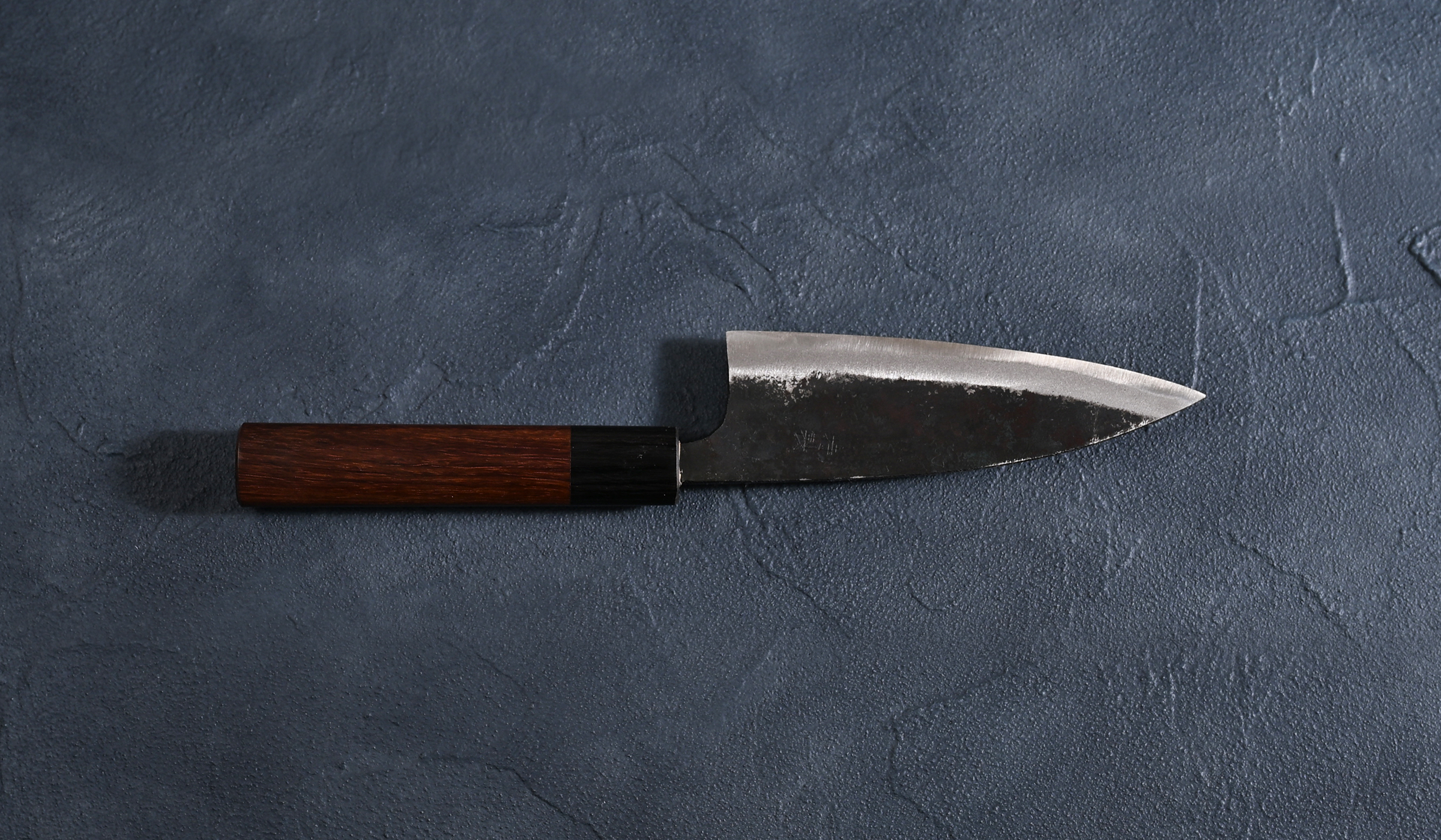恒久 Tsunehisa 小包丁120mm 白紙2号鋼 黒打 紫檀丸柄 – ナイフギャラリー